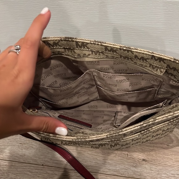Michael Kors crosssbody - Picture 3 of 4